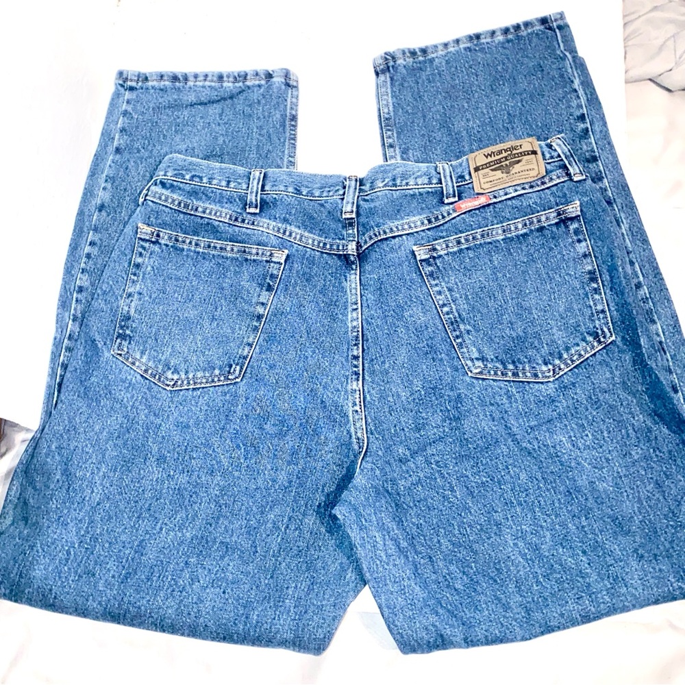 Vintage 90’s men’s Wrangler Relaxed Blue Jeans 38/32